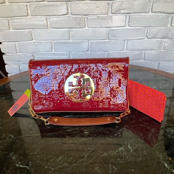 TORY BURCH NEW Rare RevaRed Patent and LeatherClutch